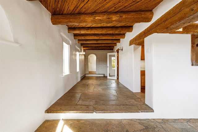 21B Sudeste Place, Santa Fe, NM 87508