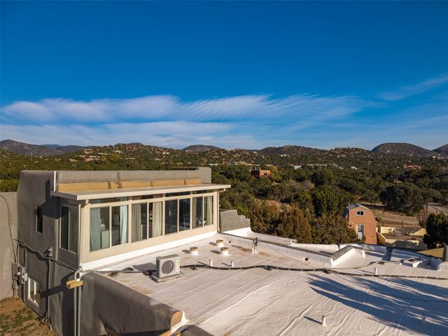 21B Sudeste Place, Santa Fe, NM 87508