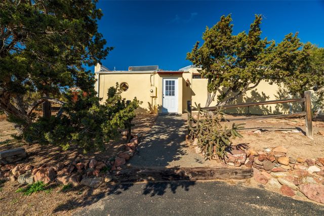 21B Sudeste Place, Santa Fe, NM 87508