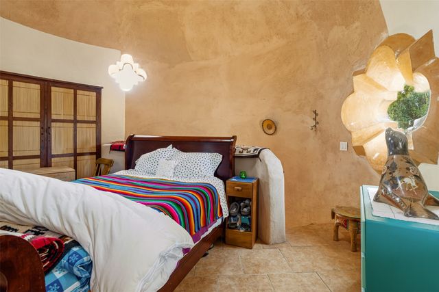 21B Sudeste Place, Santa Fe, NM 87508