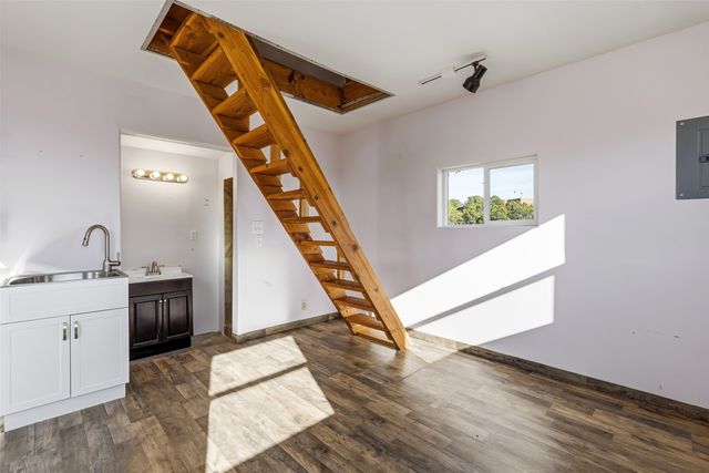 21B Sudeste Place, Santa Fe, NM 87508