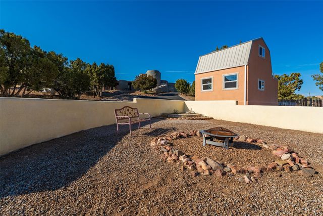 21B Sudeste Place, Santa Fe, NM 87508
