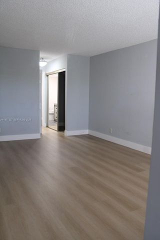 210 Lakeview Dr 306, Weston, FL 33326