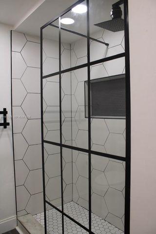 210 Lakeview Dr 306, Weston, FL 33326