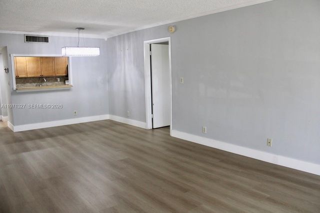 210 Lakeview Dr 306, Weston, FL 33326