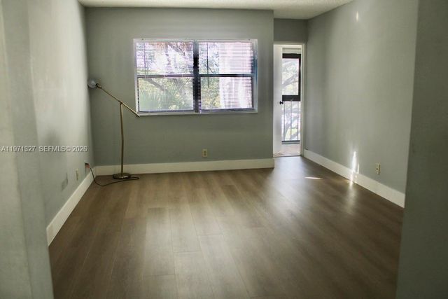 210 Lakeview Dr 306, Weston, FL 33326