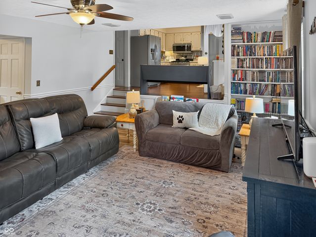 34 Riverview Court, Greenfield, IN 46140