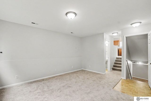 8742 Read Street, Omaha, NE 68122