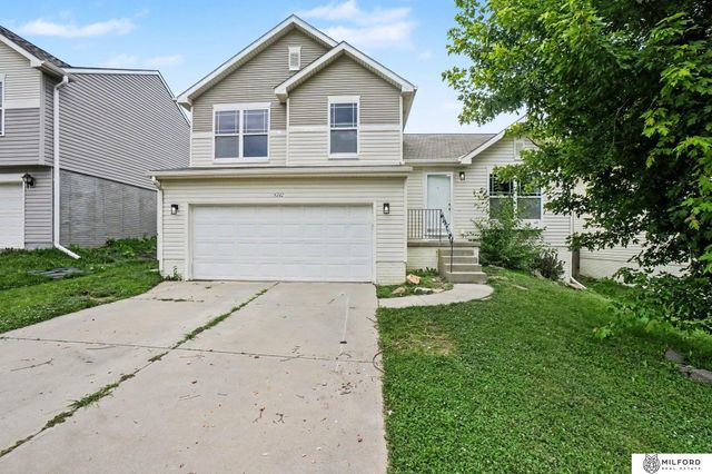 8742 Read Street, Omaha, NE 68122