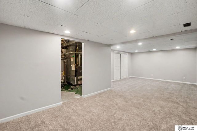 8742 Read Street, Omaha, NE 68122