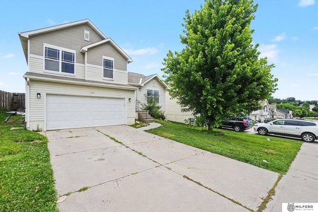 8742 Read Street, Omaha, NE 68122