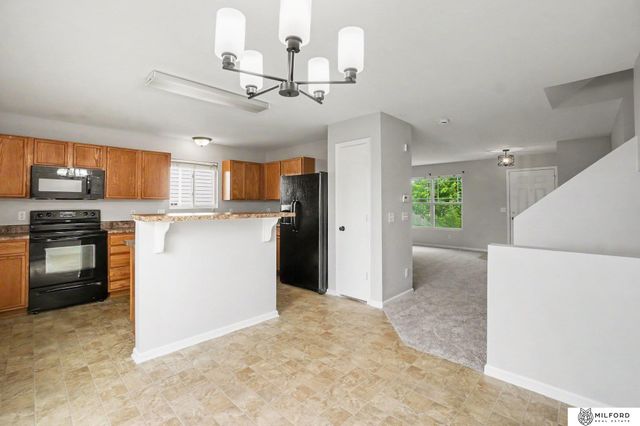 8742 Read Street, Omaha, NE 68122