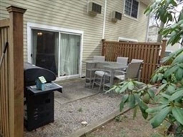 3 Adam St 9, Easton, MA 02375
