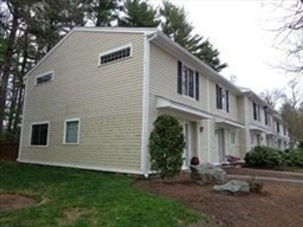 3 Adam St 9, Easton, MA 02375