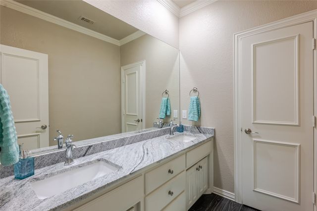 166 E Rio Ridge, Azle, TX 76020