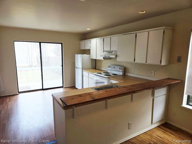 755 Emmons Avenue, Birmingham, MI 48009