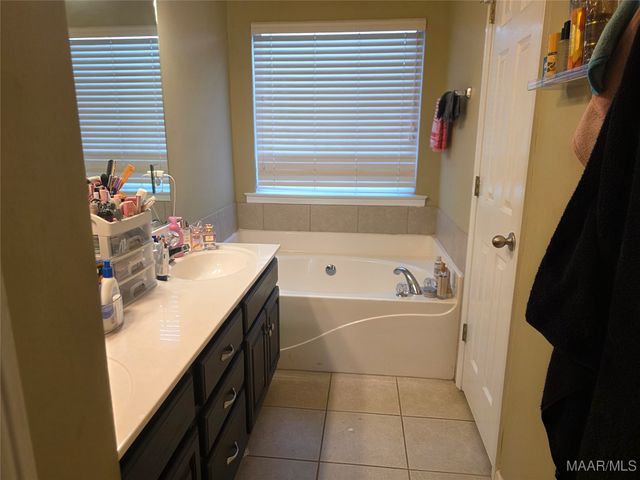 820 Dunvegan Drive, Prattville, AL 36067