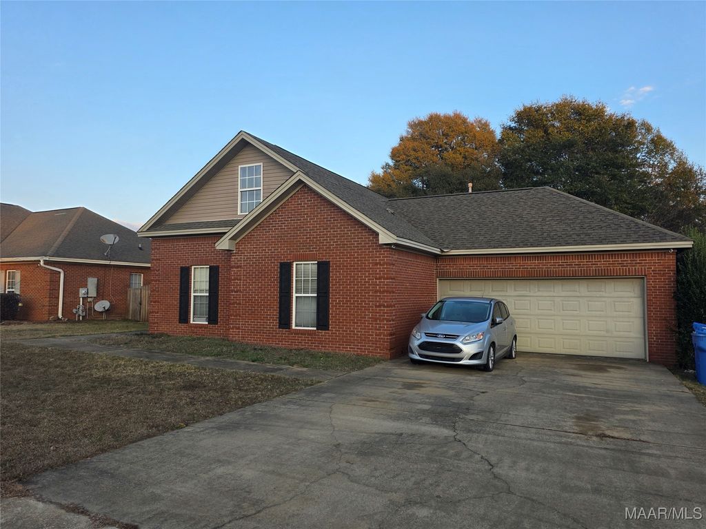 820 Dunvegan Drive, Prattville, AL 36067