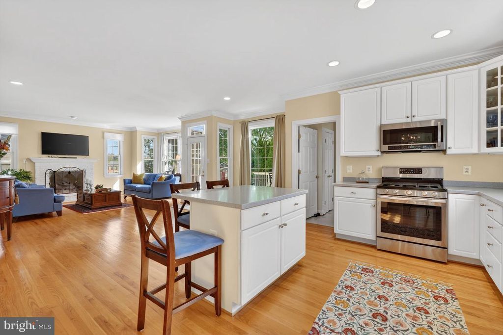 Image 12 of property listing at 9511 OLD GEORGETOWN RD, Bethesda, MD 20814
