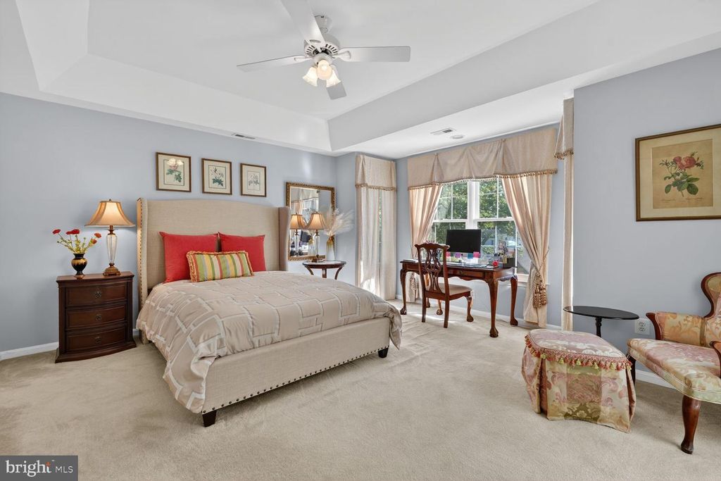 Image 16 of property listing at 9511 OLD GEORGETOWN RD, Bethesda, MD 20814