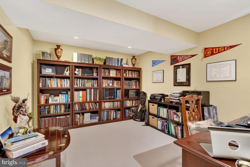 Image 26 of property listing at 9511 OLD GEORGETOWN RD, Bethesda, MD 20814