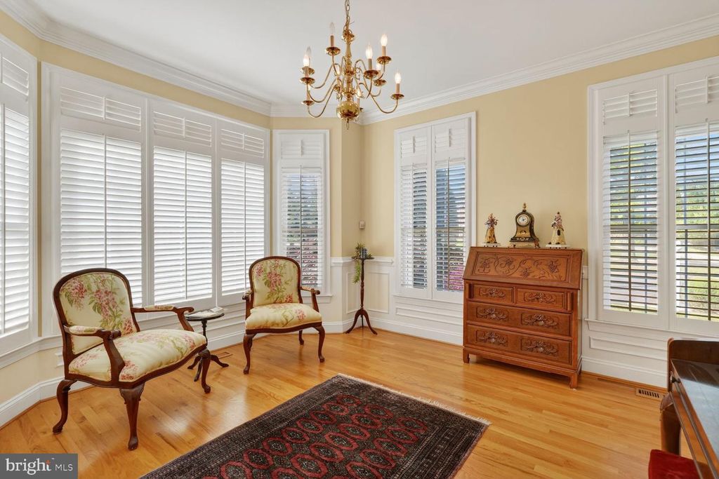 Image 8 of property listing at 9511 OLD GEORGETOWN RD, Bethesda, MD 20814