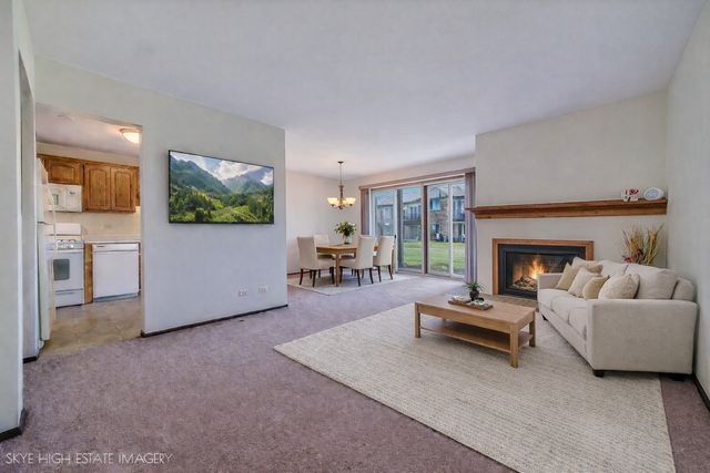 1241 S Williams Street 40-1, Westmont, IL 60559