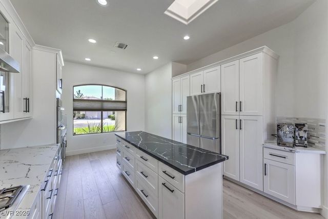 16 Holston Hills Road, Henderson, NV 89052