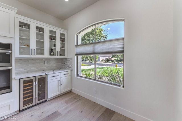 16 Holston Hills Road, Henderson, NV 89052