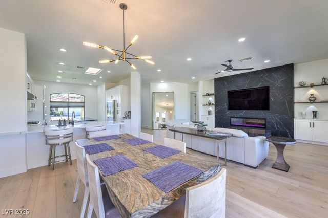 16 Holston Hills Road, Henderson, NV 89052