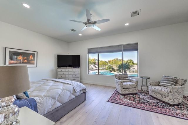 16 Holston Hills Road, Henderson, NV 89052