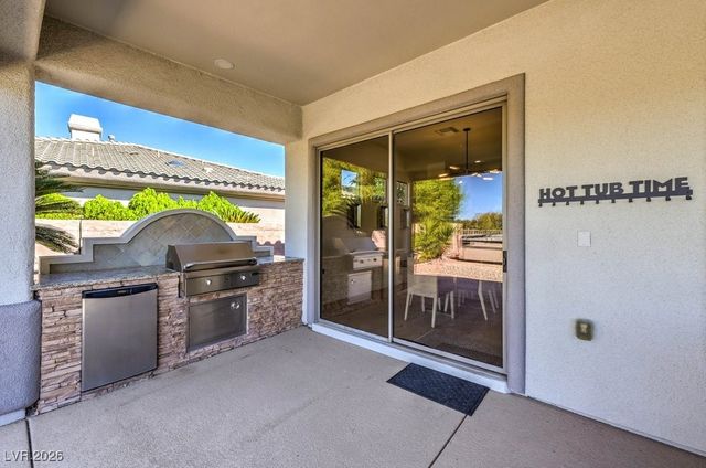 16 Holston Hills Road, Henderson, NV 89052