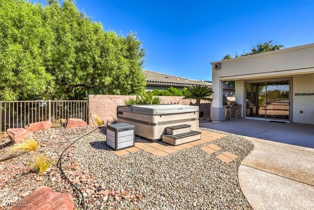 16 Holston Hills Road, Henderson, NV 89052