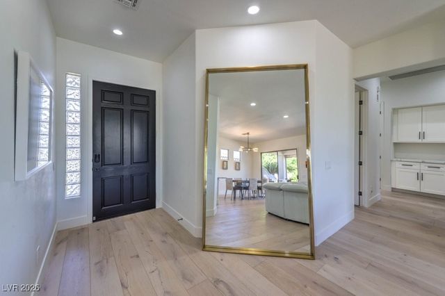 16 Holston Hills Road, Henderson, NV 89052