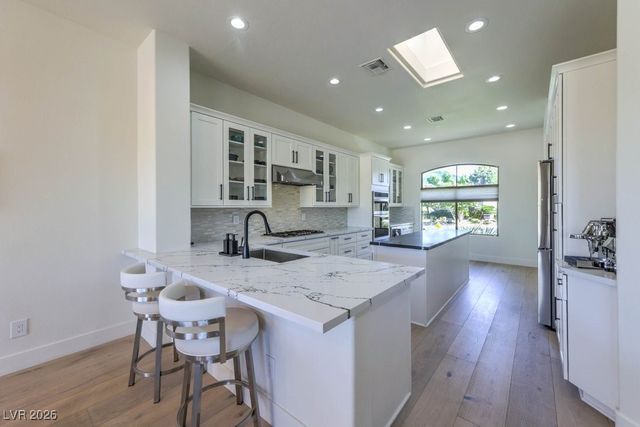 16 Holston Hills Road, Henderson, NV 89052