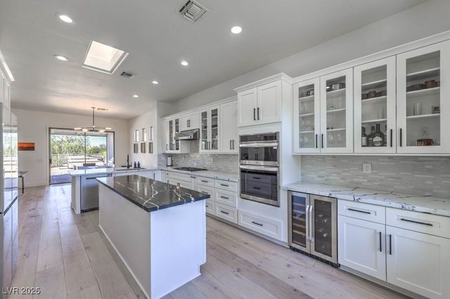 16 Holston Hills Road, Henderson, NV 89052