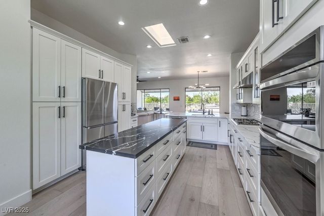 16 Holston Hills Road, Henderson, NV 89052