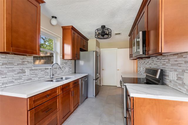 16307 Spinnaker Drive, Crosby, TX 77532