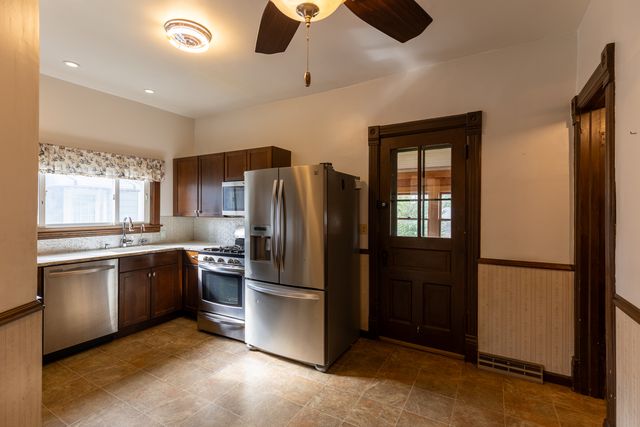 3212 Clinton Avenue, Berwyn, IL 60402