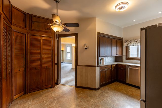 3212 Clinton Avenue, Berwyn, IL 60402