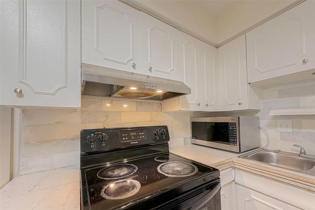 7600 Burgoyne Road 248, Houston, TX 77063