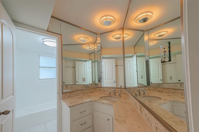 7600 Burgoyne Road 248, Houston, TX 77063