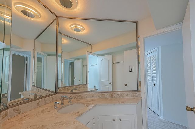 7600 Burgoyne Road 248, Houston, TX 77063