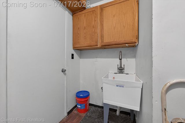 36852 Chase Street, Romulus, MI 48174