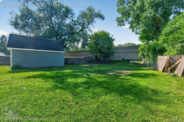 36852 Chase Street, Romulus, MI 48174