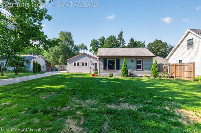 36852 Chase Street, Romulus, MI 48174