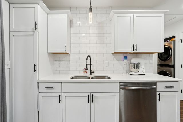 18 Chestnut Dr, Clarksville, TN 37042