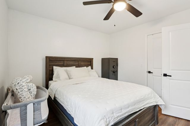 18 Chestnut Dr, Clarksville, TN 37042