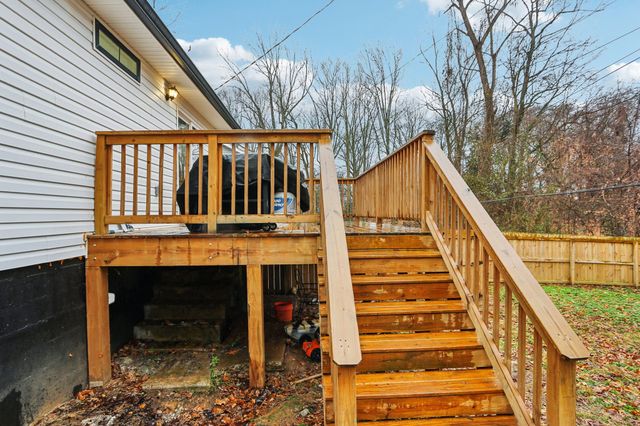 18 Chestnut Dr, Clarksville, TN 37042