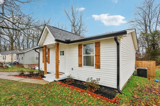 18 Chestnut Dr, Clarksville, TN 37042